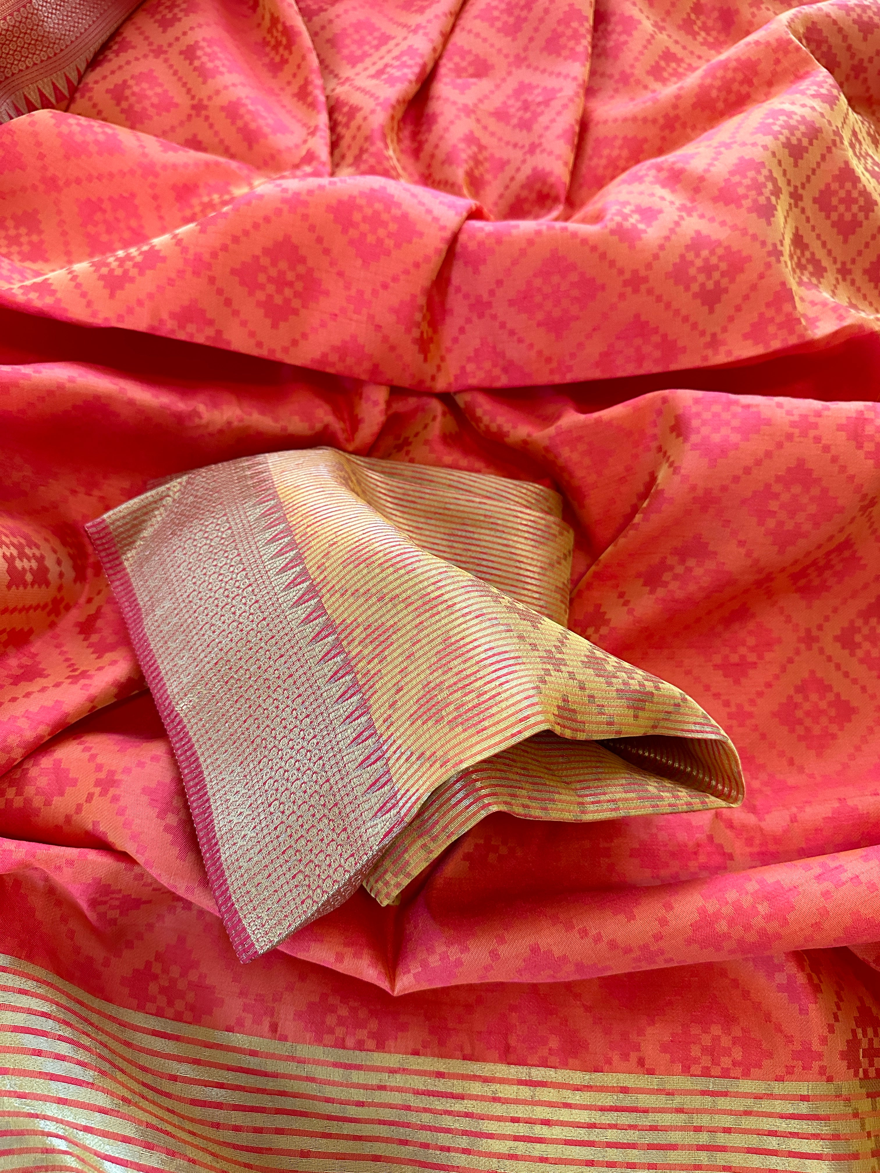 Dola Silk Self Woven Saree - Orange Dual Tone
