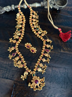 Load image into Gallery viewer, Saaz Necklace Antique Gold 3
