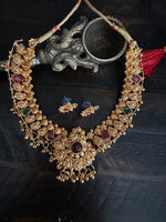 Load image into Gallery viewer, Saaz Necklace Antique Gold 1
