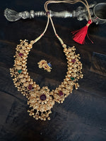 Load image into Gallery viewer, Saaz Necklace Antique Gold 1
