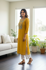 Load image into Gallery viewer, Embroidered Long Kurta
