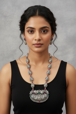 Load image into Gallery viewer, Long Haar Necklace Antique Silver
