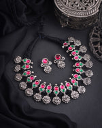 Load image into Gallery viewer, Short Necklace Silver Polish
