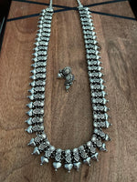 Load image into Gallery viewer, Long Necklace Silver Polish
