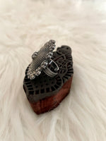 Load image into Gallery viewer, Bold Floral Ring
