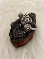 Load image into Gallery viewer, Bold Floral Ring
