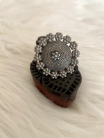 Load image into Gallery viewer, Bold Floral Ring
