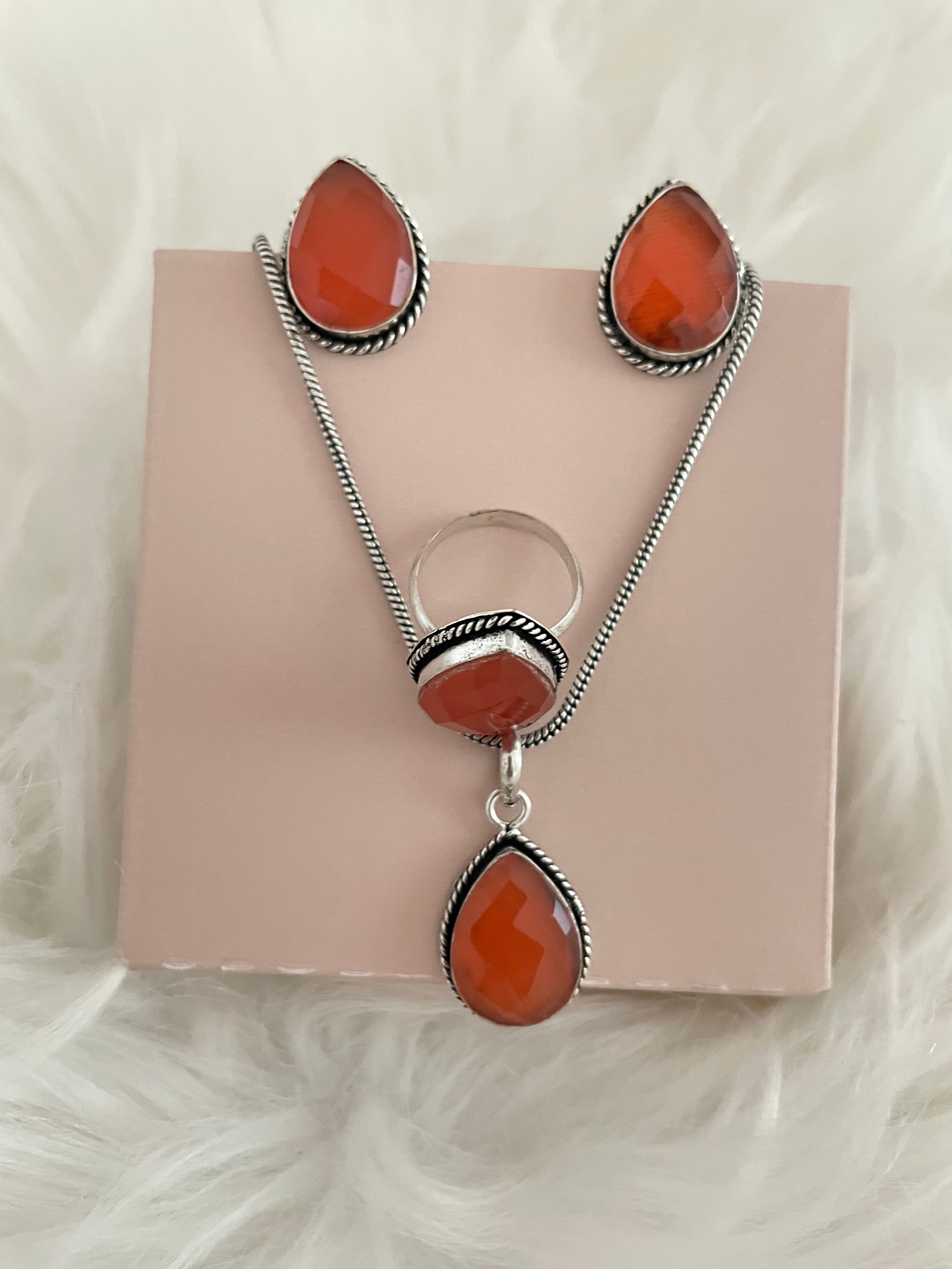 Stone Teardrop Necklace Set - Saffron