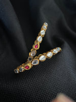 Load image into Gallery viewer, Gold Polish Kundan Bangles Set
