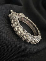 Load image into Gallery viewer, Antique German Silver Elephant Cuff
