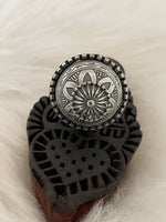 Load image into Gallery viewer, Bold Floral Ring
