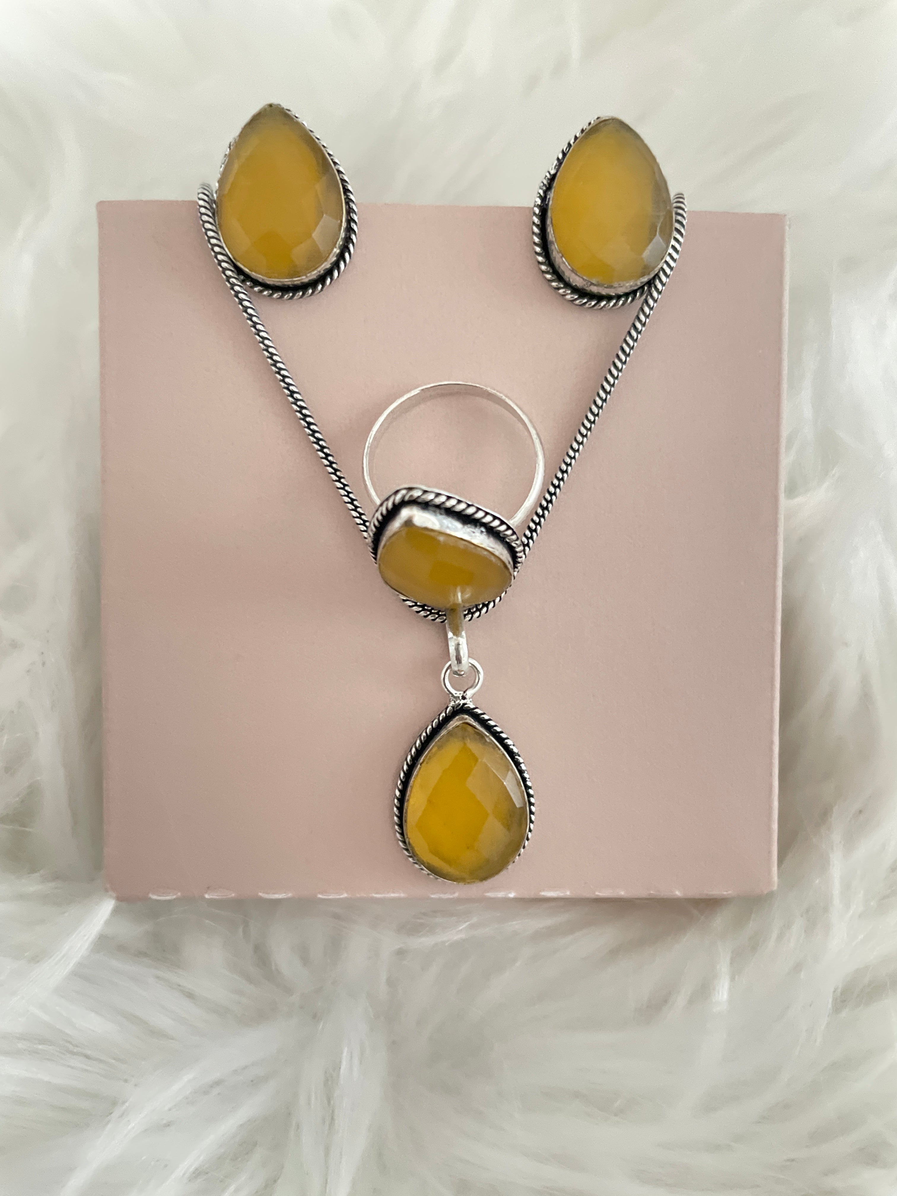 Stone Teardrop Necklace Set - Yellow