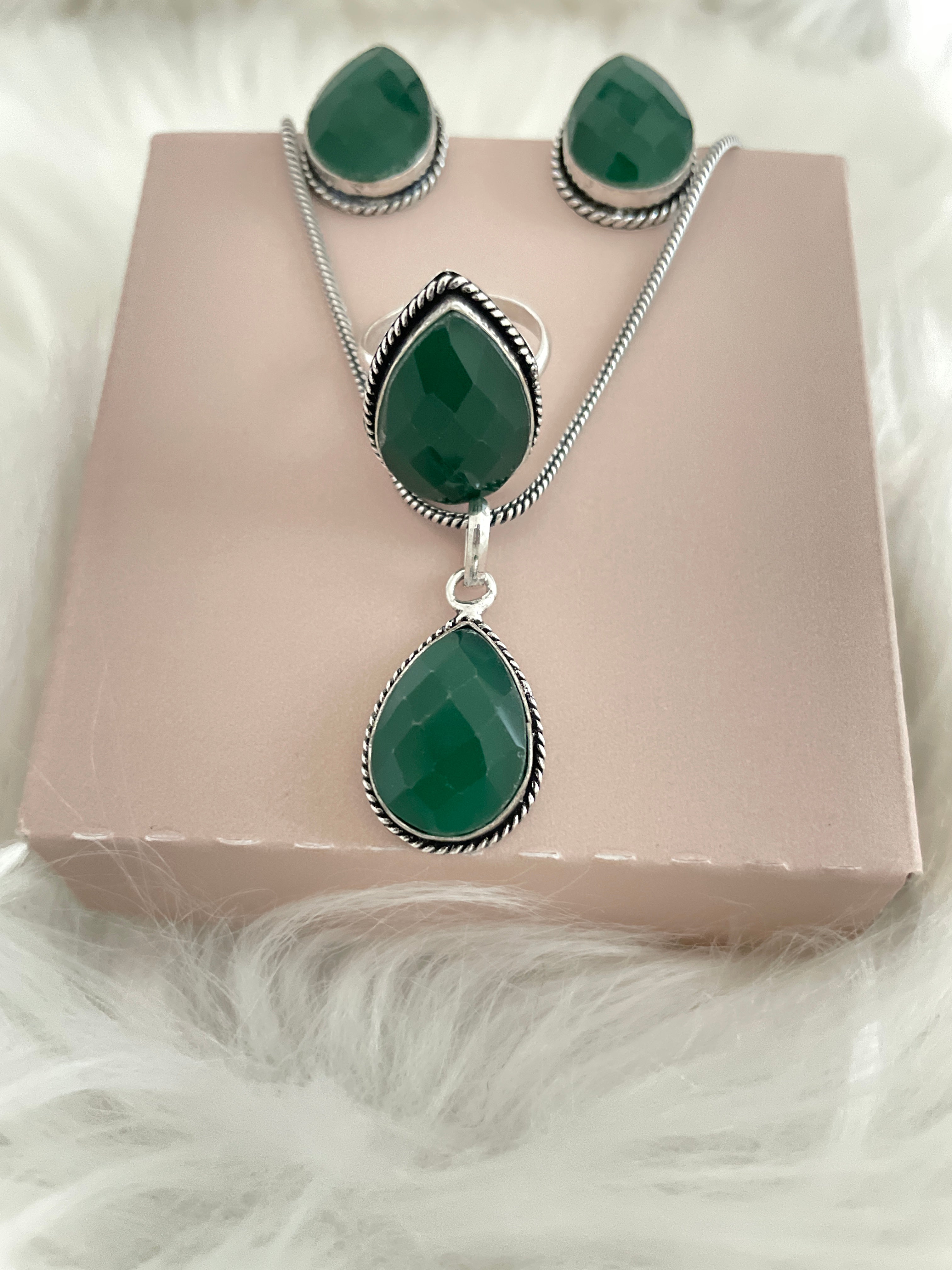 Stone Teardrop Necklace Set - Emerald Green