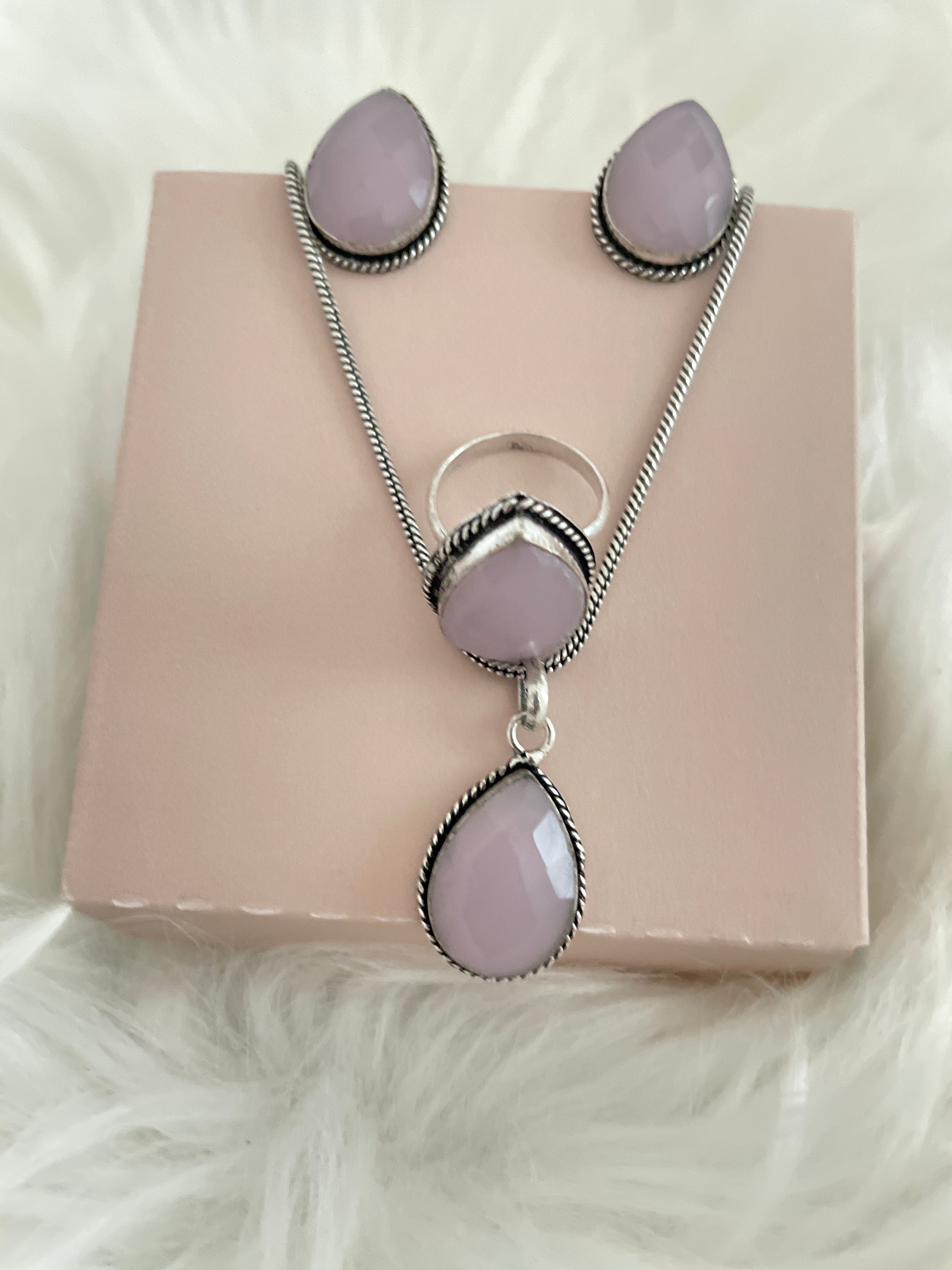 Stone Teardrop Necklace Set - Rose quartz