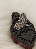 Load image into Gallery viewer, Fish Motif Ring
