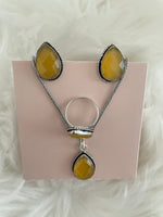 Load image into Gallery viewer, Stone Teardrop Necklace Set - Yellow
