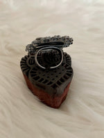 Load image into Gallery viewer, Bold Floral Ring
